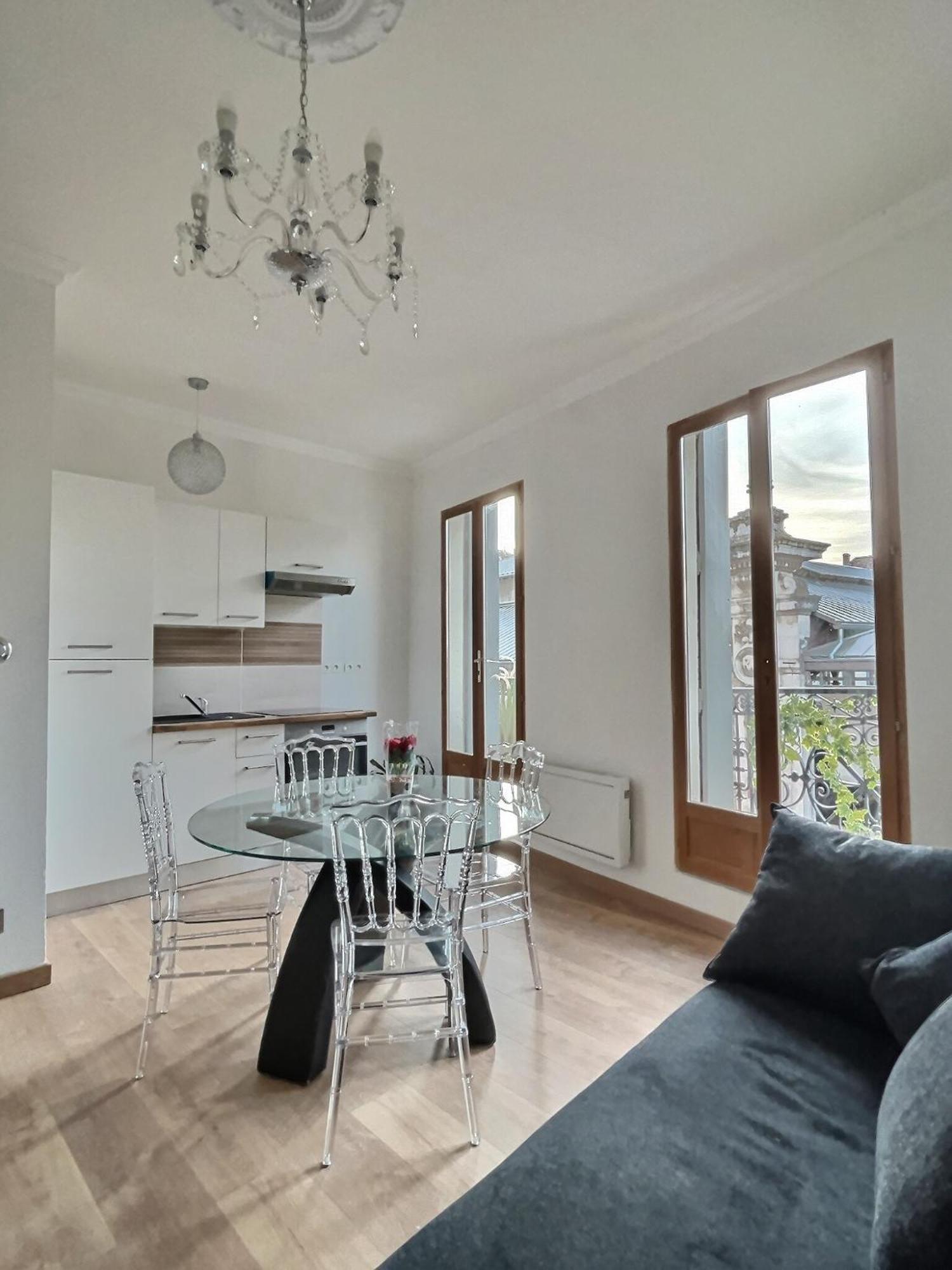 Appartement De Charme Avec Balcon Au Pied Des Commerces Beziers Ngoại thất bức ảnh
