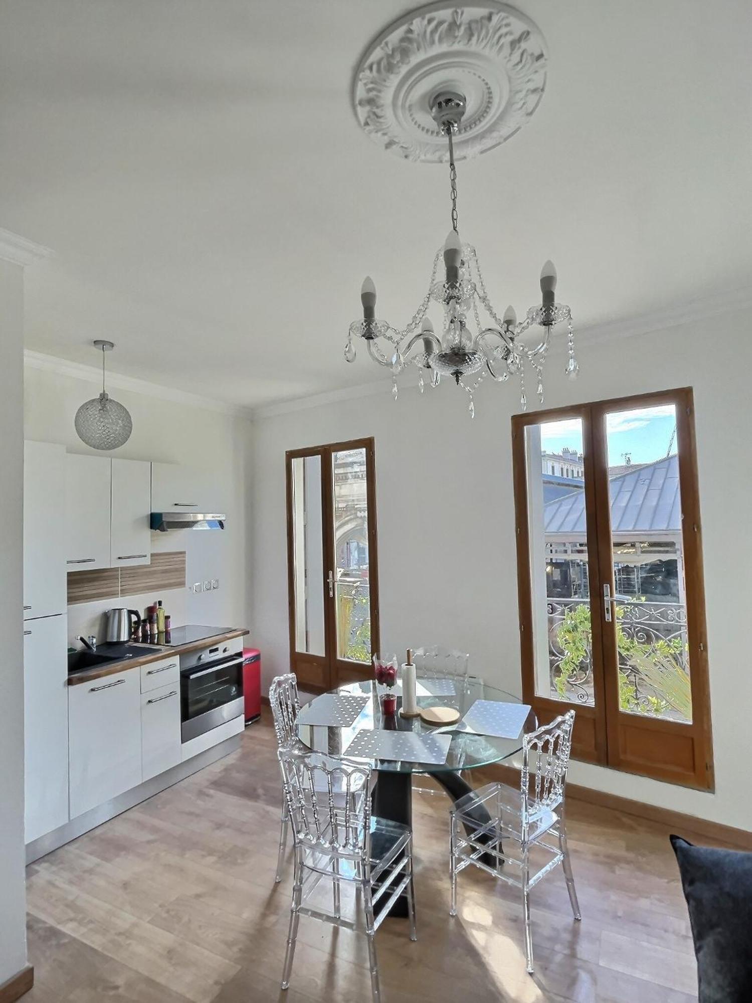 Appartement De Charme Avec Balcon Au Pied Des Commerces Beziers Ngoại thất bức ảnh