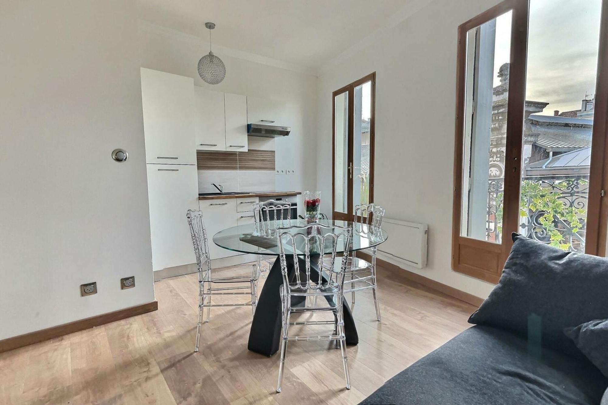 Appartement De Charme Avec Balcon Au Pied Des Commerces Beziers Ngoại thất bức ảnh